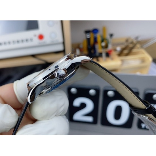 Jaeger LeCoultre - Master Ultra Thin Perpetual Calendar 39mm SS/LE White Dial APSF A868(Gold Moonphase)