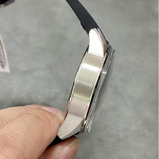 Jaeger LeCoultre - Polaris Date 42mm Stainless Steel Case Rubber Strap Black Dial BLSF MY9015 Automatic