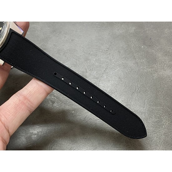 Jaeger LeCoultre - Polaris Date 42mm Stainless Steel Case Rubber Strap Black Dial BLSF MY9015 Automatic