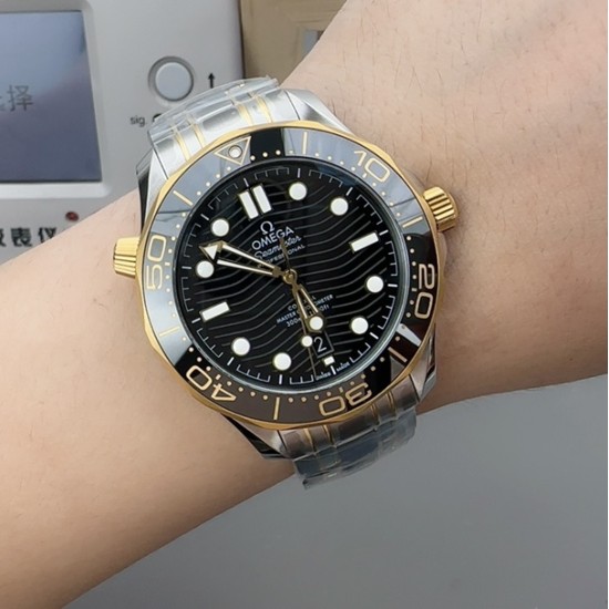 Omega-Seamaster Diver 300M 42mm YG/SS Black Ceramic Black Dial VSF VS8800 1:1 Super Clone V4