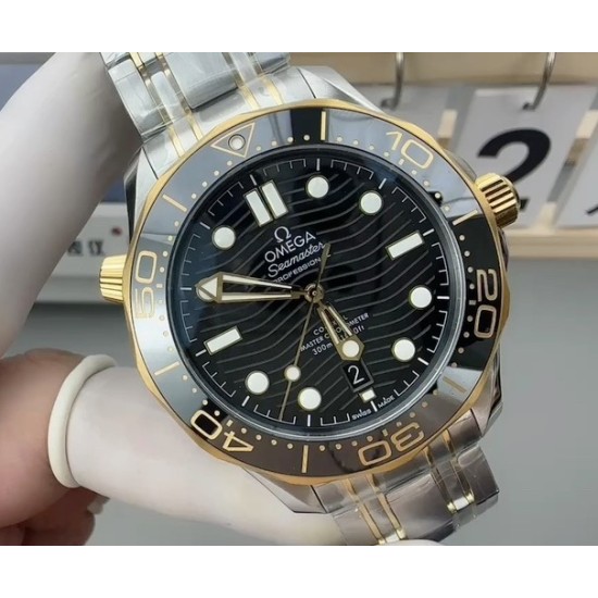 Omega-Seamaster Diver 300M 42mm YG/SS Black Ceramic Black Dial VSF VS8800 1:1 Super Clone V4