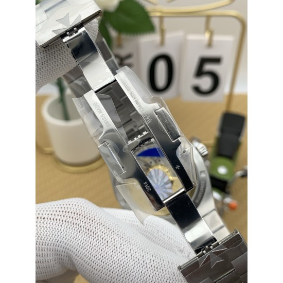 Vacheron Constantin- Overseas 4500V 41mm SS/SS White/Stk PPF A5100