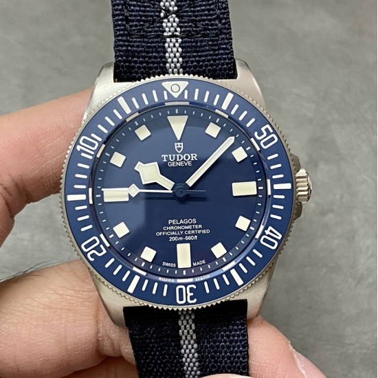 Tudor-Pelagos FXD Titanium 42mm TI/NY Blue Dial M+F 8N24