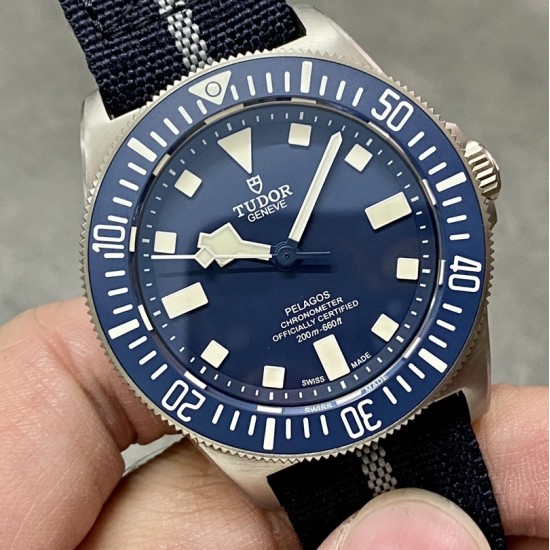 Tudor-Pelagos FXD Titanium 42mm TI/NY Blue Dial M+F 8N24