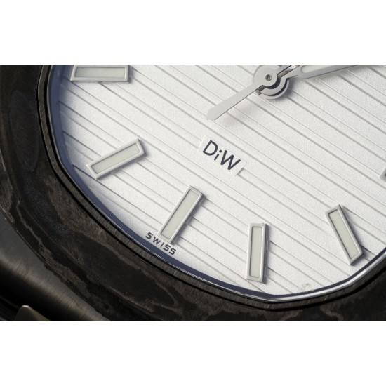 Patek Philippe - Nautilus 5711 40mm Carbon/Carbon White Dial DIWF A324