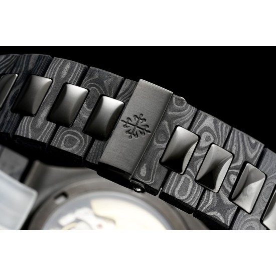 Patek Philippe - Nautilus 5711 40mm Carbon/Carbon White Dial DIWF A324