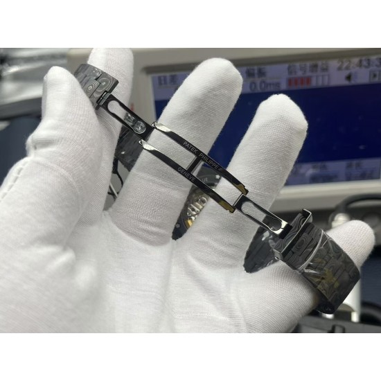 Patek Philippe - Nautilus 5711 40mm Carbon/Carbon Black Textured Dial DIWF 324SC