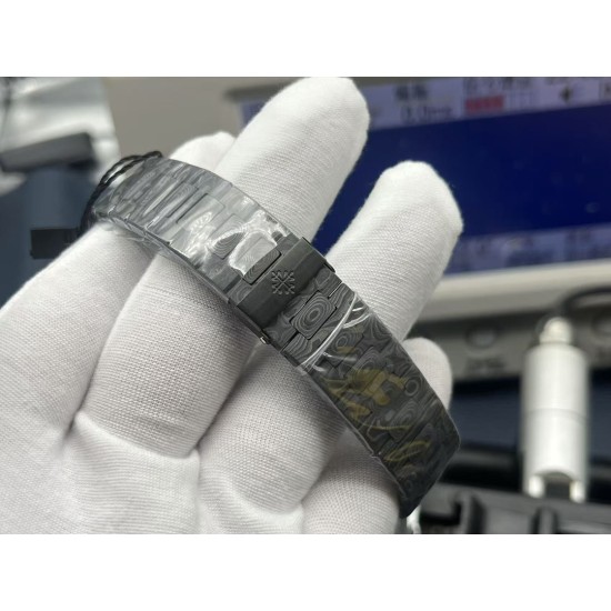 Patek Philippe - Nautilus 5711 40mm Carbon/Carbon Black Textured Dial DIWF 324SC