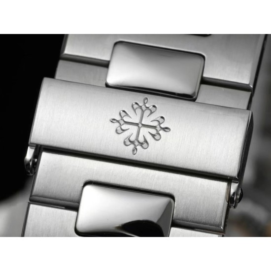 Patek Philippe - Nautilus 5711 Tiffany Blue 40mm SS/SS GRF 324SC