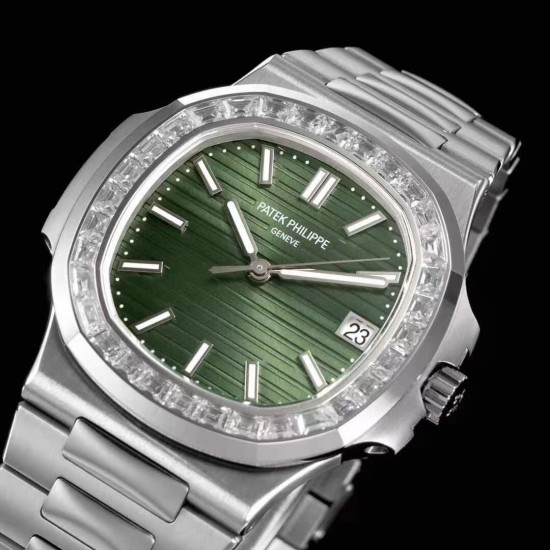 Patek Philippe - Nautilus 5711 40mm  Diamond Bezel SS/SS Green Dial 3KF A330SC