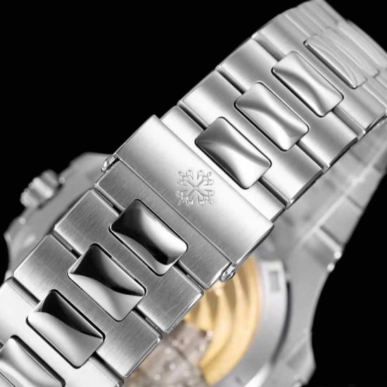 Patek Philippe - Nautilus 5711 40mm  Diamond Bezel SS/SS Green Dial 3KF A330SC