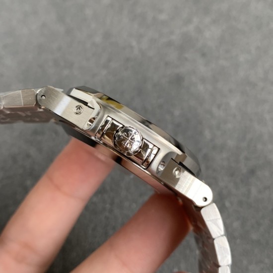 Patek Philippe - Nautilus Annual Cal. 5726A 40.5MM SS/SS Blue V9F A324S