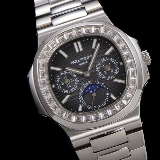 Patek Philippe - Nautilus 5740 40mm Diamonds SS/SS Black/Stk TWF A240