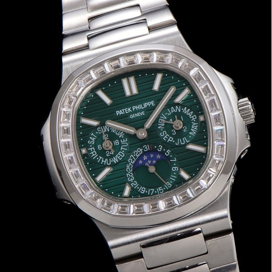 Patek Philippe - Nautilus 5740 40mm Diamonds SS/SS Green/Stk TWF A240