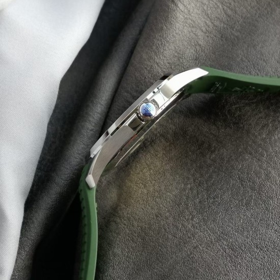 PATEK PHILIPPE - Aquanaut Ref.5168 42mm SS/RU Green/Num 3KF V3 A330