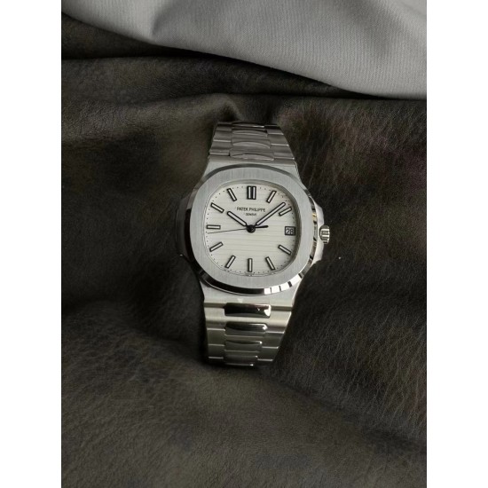PATEK PHILIPPE - Nautilus 5711 40mm SS/SS White/Stk 3KF A324