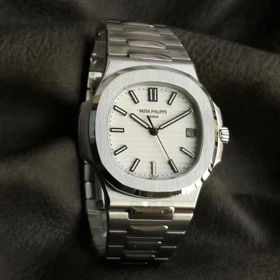 PATEK PHILIPPE - Nautilus 5711 40mm SS/SS White/Stk 3KF A324