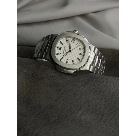 PATEK PHILIPPE - Nautilus 5711 40mm SS/SS White/Stk 3KF A324