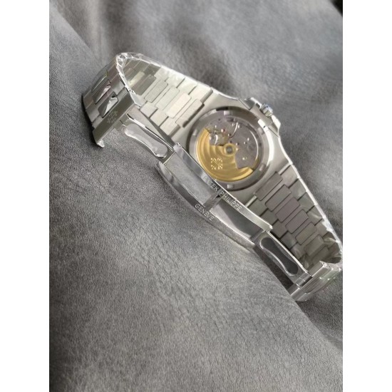 PATEK PHILIPPE - Nautilus 5711 40mm SS/SS White/Stk 3KF A324
