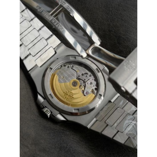 PATEK PHILIPPE - Nautilus 5711 40mm SS/SS White/Stk 3KF A324