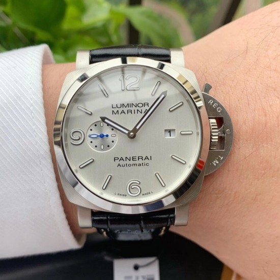 Panerai-Luminor Marina PAM732 44mm SS/LE White Dial V7F P9010