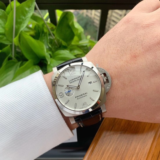 Panerai-Luminor Marina PAM732 44mm SS/LE White Dial V7F P9010