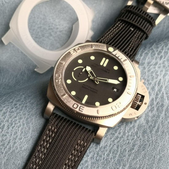 Panerai-Submersible PAM984 Mike Horn 47mm TI/NY Black Dial VSF P9010