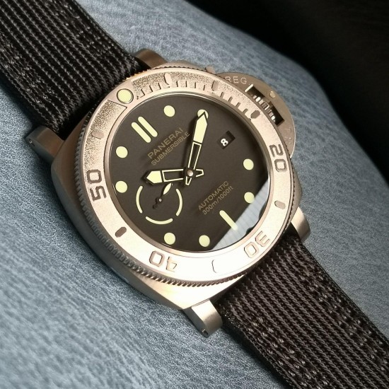 Panerai-Submersible PAM984 Mike Horn 47mm TI/NY Black Dial VSF P9010