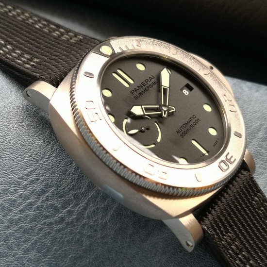 Panerai-Submersible PAM984 Mike Horn 47mm TI/NY Black Dial VSF P9010