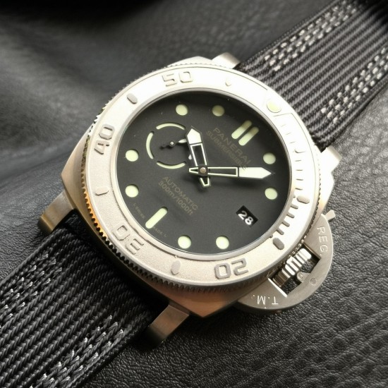 Panerai-Submersible PAM984 Mike Horn 47mm TI/NY Black Dial VSF P9010
