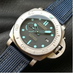 Panerai-Submersible PAM985 Mike Horn 47mm TI/NY Black Dial VSF P9010