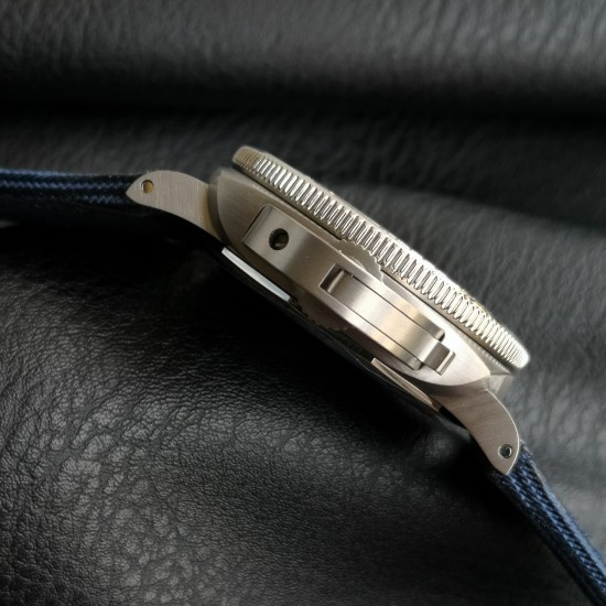 Panerai-Submersible PAM985 Mike Horn 47mm TI/NY Black Dial VSF P9010