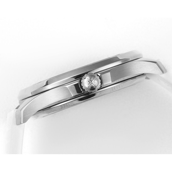 Patek Philippe - Aquanaut Ladies 5068 35.6mm Dia SS/RU White Dial HIF A324