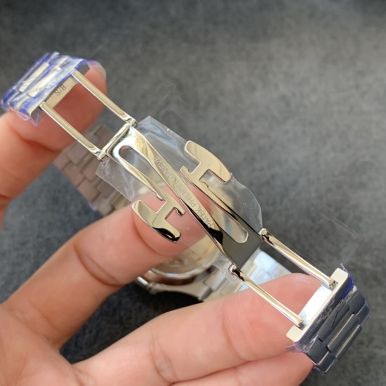 Patek Philippe - Nautilus 7118 35mm Dia SS/SS White Dial MSF 