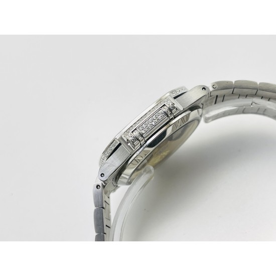 Patek Philippe - Nautilus 7118 35mm Full Diamonds Platinum SS/SS Diamonds Dial GRF A324