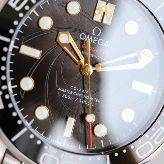  Omega-Seamaster 300m James Bond 007 2019 42mm SS/SS k6F A8806