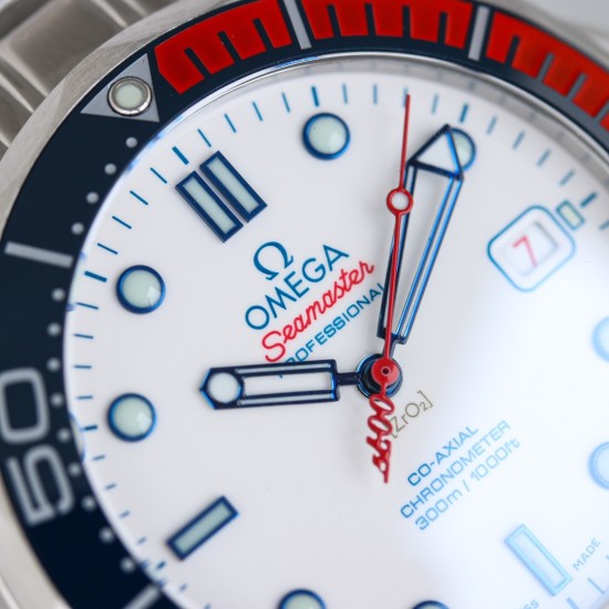  Omega-Seamaster 300m James Bond 007 2019 42mm SS/SS White Dial k6F A8806
