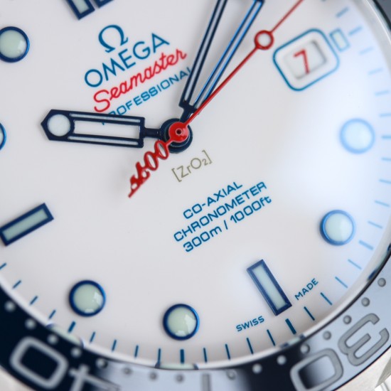  Omega-Seamaster 300m James Bond 007 2019 42mm SS/SS White Dial k6F A8806