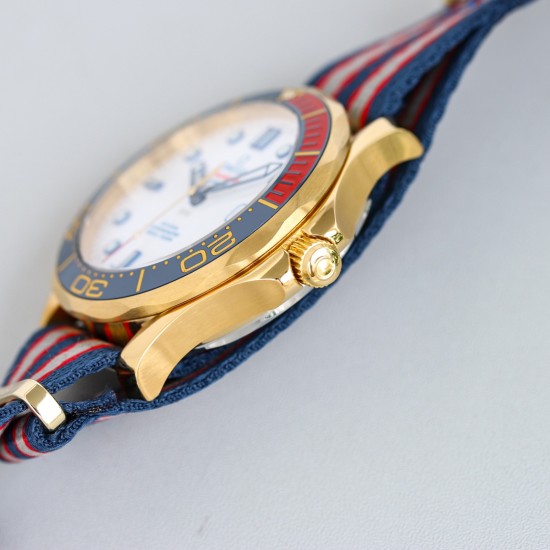  Omega-Seamaster Commander 007 42MM YG/NY White Dial OMF A2507