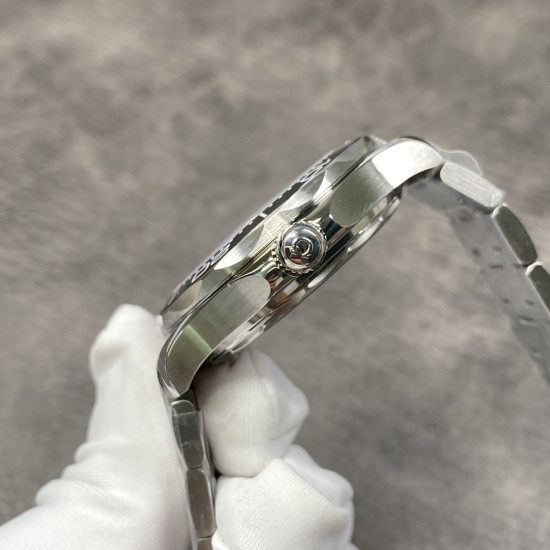  Omega-Seamaster 300m 2019 42mm SS/SS White Dial VSF A8800