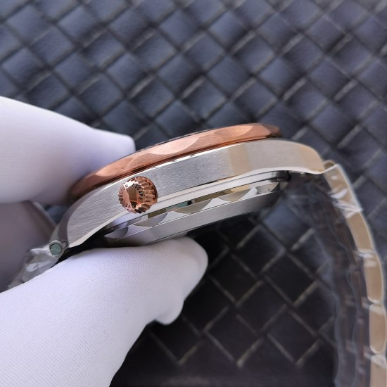  Omega-Seamaster 300m Chronograph 44mm SS/RG/SS Black Dial GDF A9900