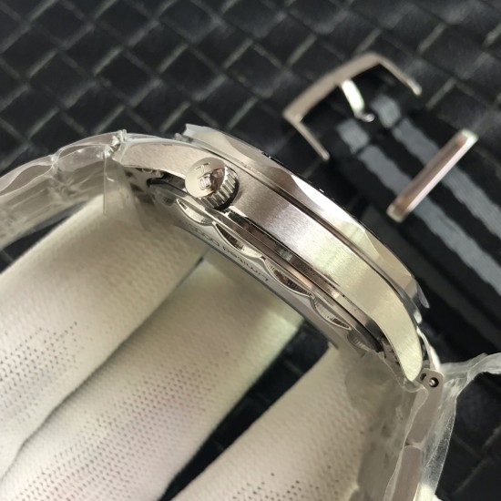  Omega-Seamaster 300m 42mm SS/SS Black Dial URF A8800