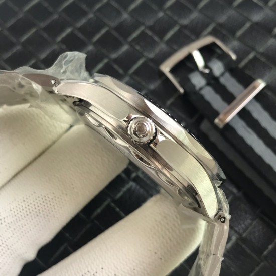  Omega-Seamaster 300m 42mm SS/SS Black Dial URF A8800