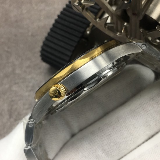  Omega-Seamaster 300m 42mm SS/YG/SS Black Dial GBF A8800