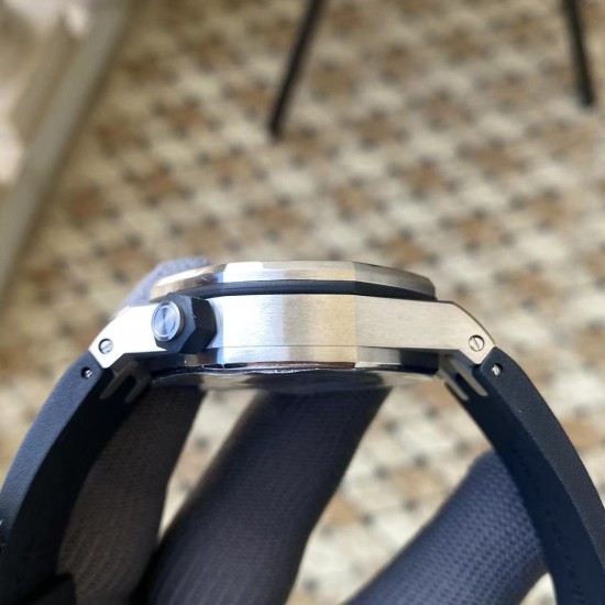 Audemars Piguet-Royal Oak Offshore Diver 15703 42mm SS/SS Black Dial APSF SA3120