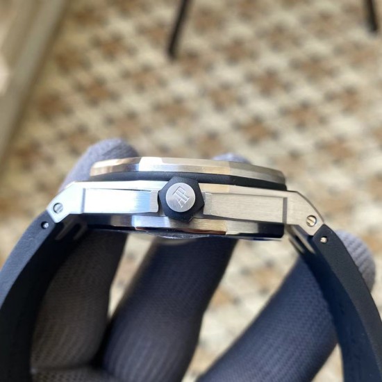 Audemars Piguet-Royal Oak Offshore Diver 15703 42mm SS/SS Black Dial APSF SA3120