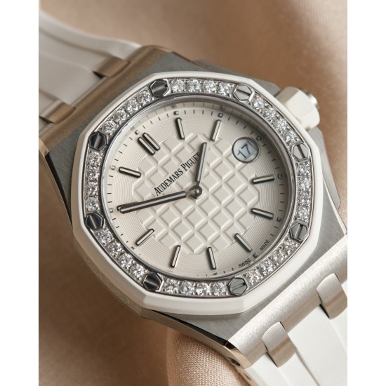 Audemars Piguet-Royal Oak Ladies 37mm SS/RU Diamond/White Swiss Qtz