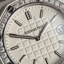 Audemars Piguet-Royal Oak Ladies 37mm SS/RU Diamond/White Swiss Qtz