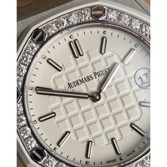 Audemars Piguet-Royal Oak Ladies 37mm SS/RU Diamond/White Swiss Qtz