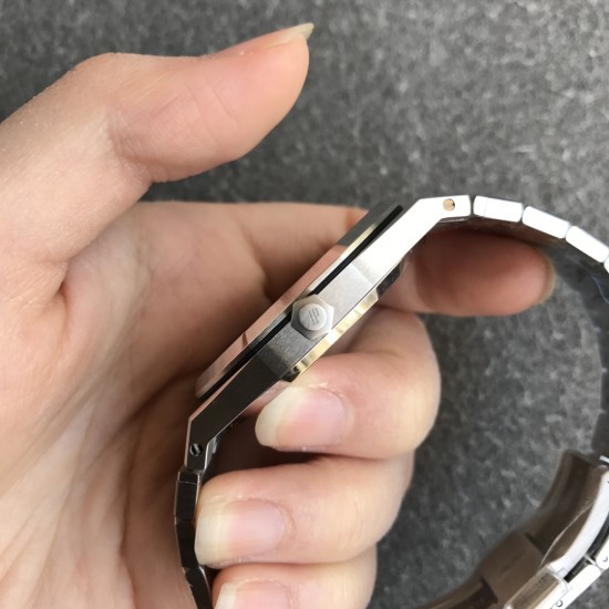 Audemars Piguet-Royal Oak Jumbo Extra Thin 15202 SS/SS Blue XF V2 A2121